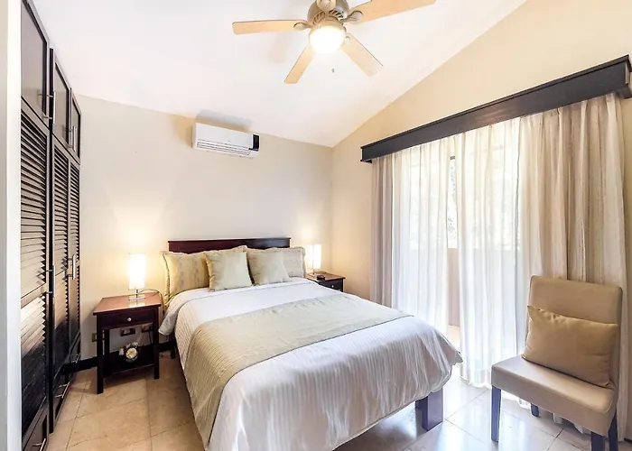 Sunny 2Br: Balcony, Pool, Kitchen, Walk To Beach Playa Ocotal