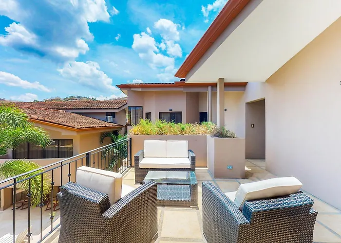 Sunny 2Br: Balcony, Pool, Kitchen, Walk To Beach Appartement Playa Ocotal