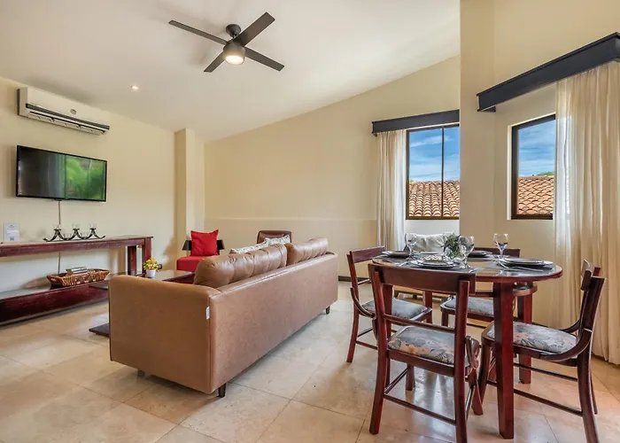 Sunny 2Br: Balcony, Pool, Kitchen, Walk To Beach Appartement Playa Ocotal